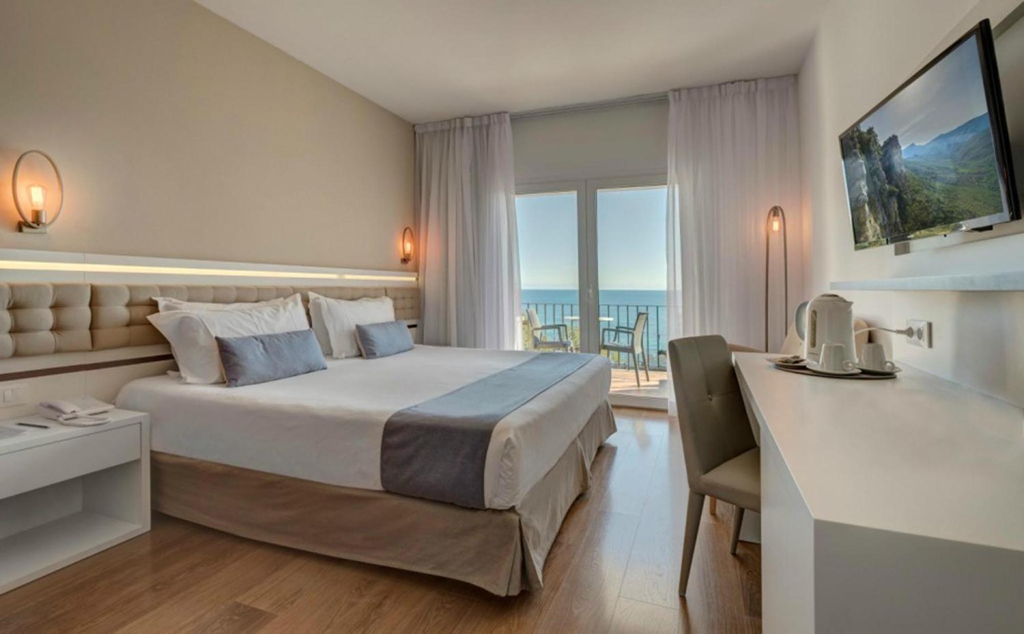 Comfort Double Room with Sea View and Balcony,1584400456:JPEG
